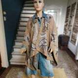 Poncho bloemen Nieuweroord